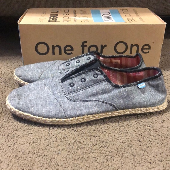 Toms - Picture 2 of 3